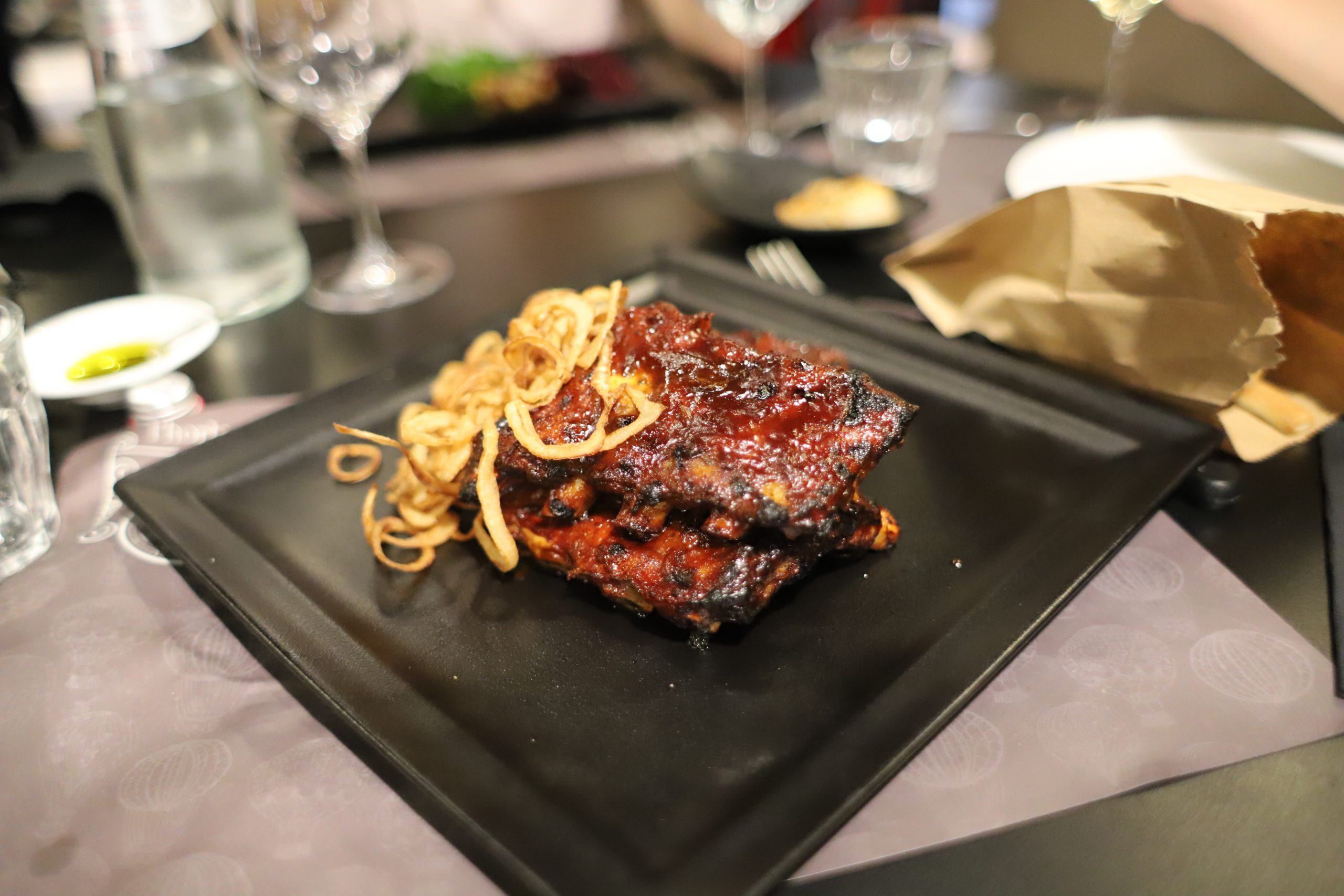 Barbequed Pork Ribs with Fried Onions