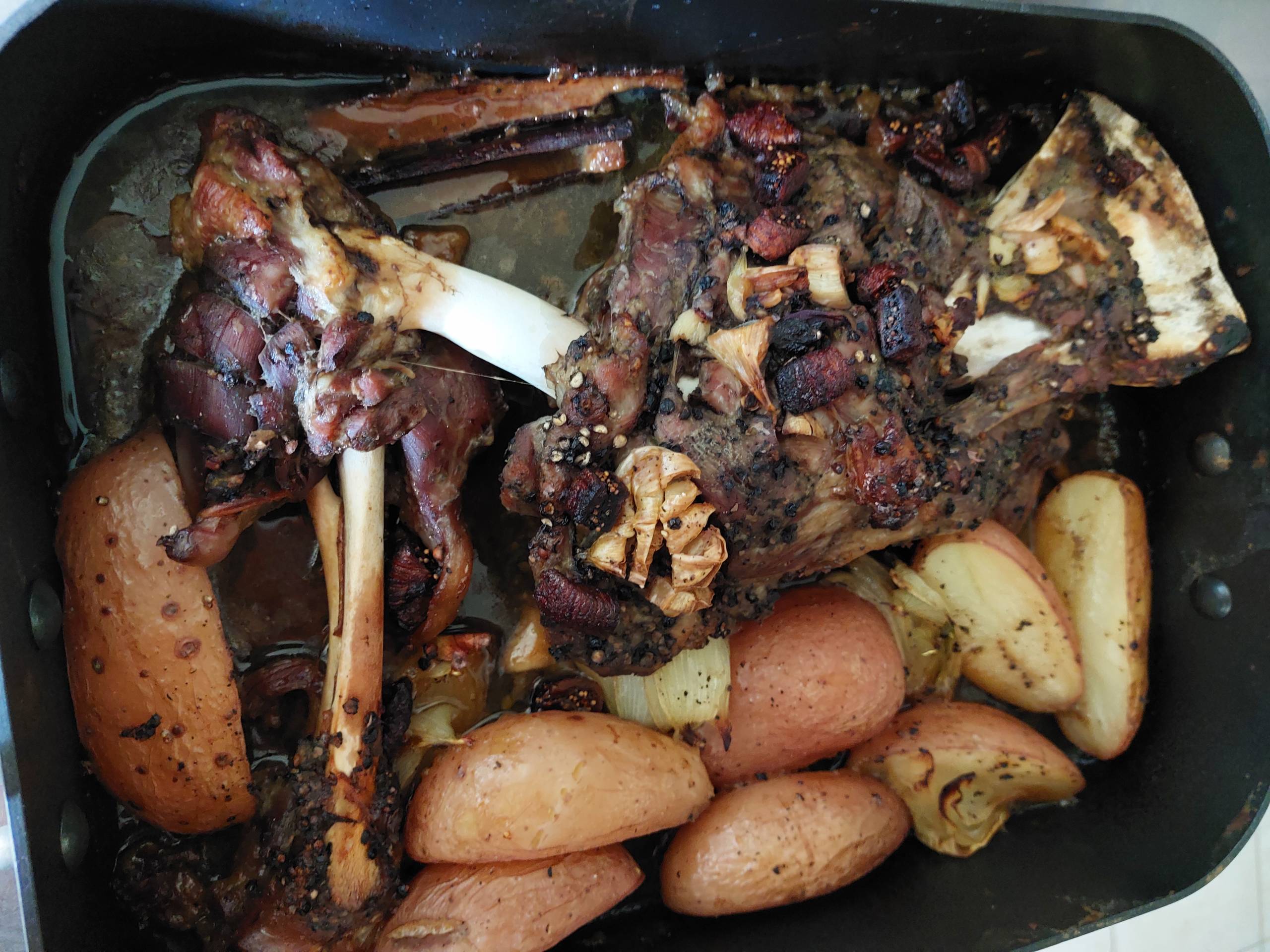 Lamb shoulder roast with Sherry vinegar