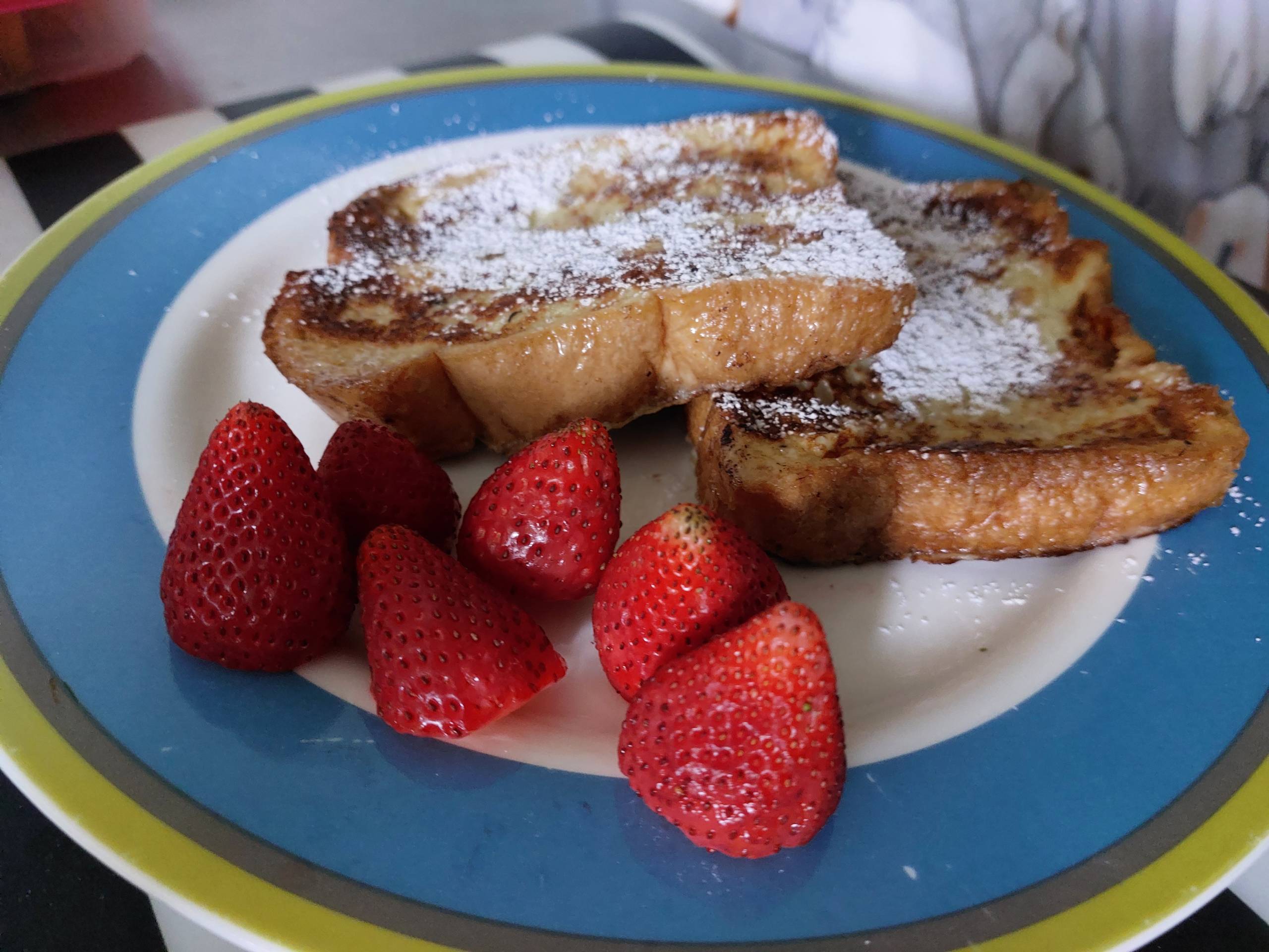 French toast with strawberries