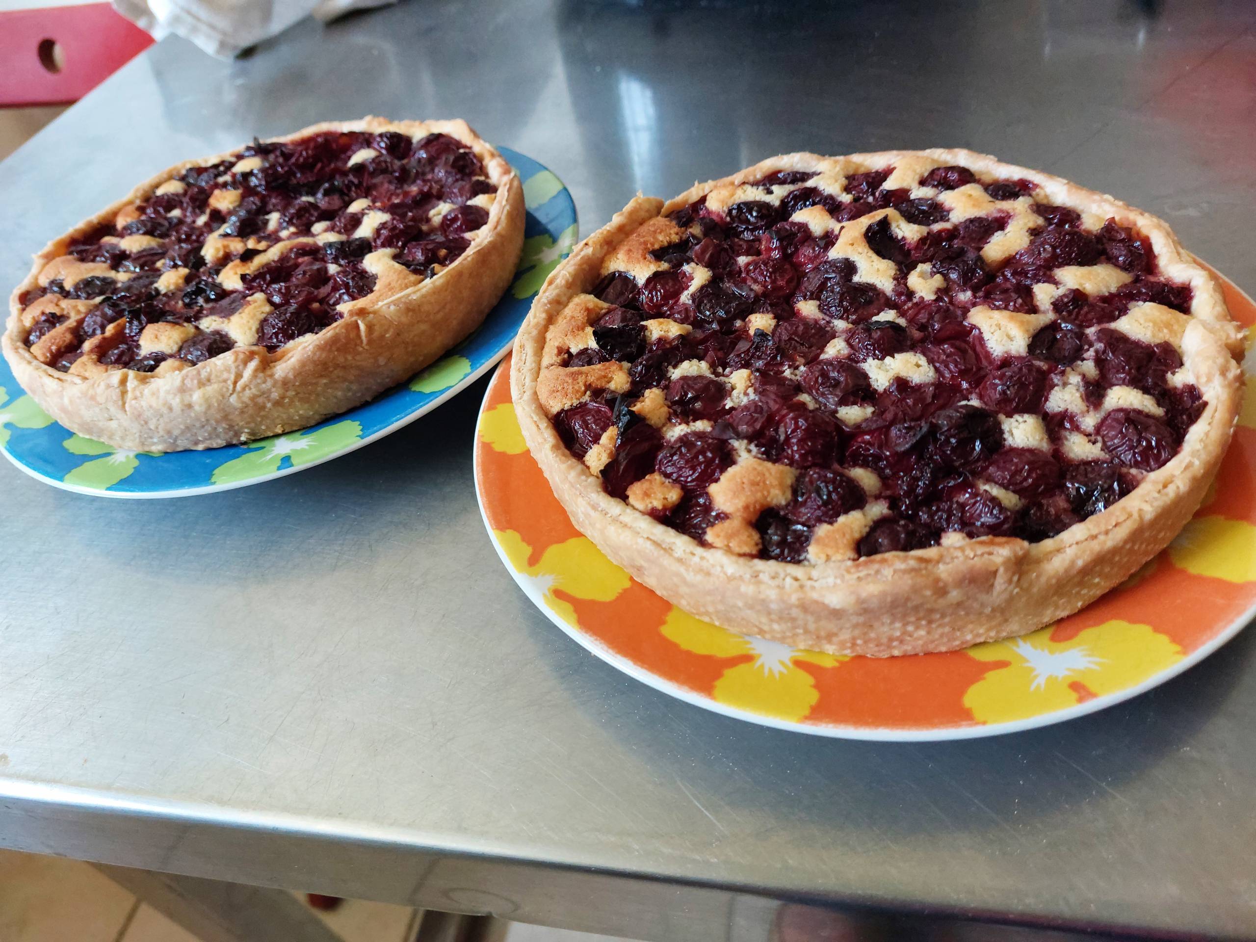 Almond cream tart with Morello cherries